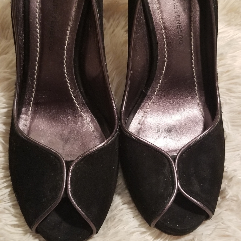 Diane Von Furstenberg straight heels